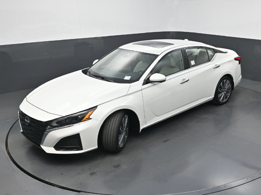 Used 2024 Nissan Altima 2.5 SL FWD image 33