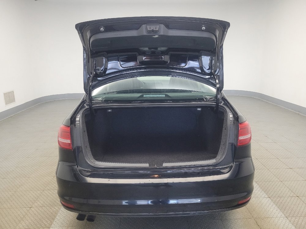 Used 2015 Volkswagen Jetta SE FWD image 29