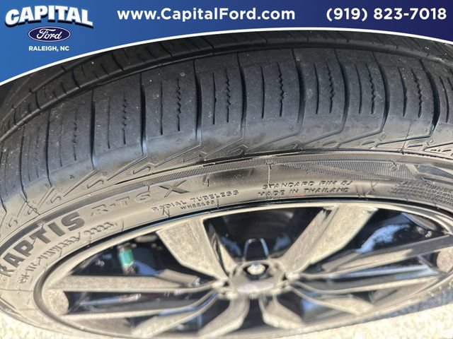 Used 2017 Ford Escape SE w/ SE Sport Appearance Package AWD/4WD image 14