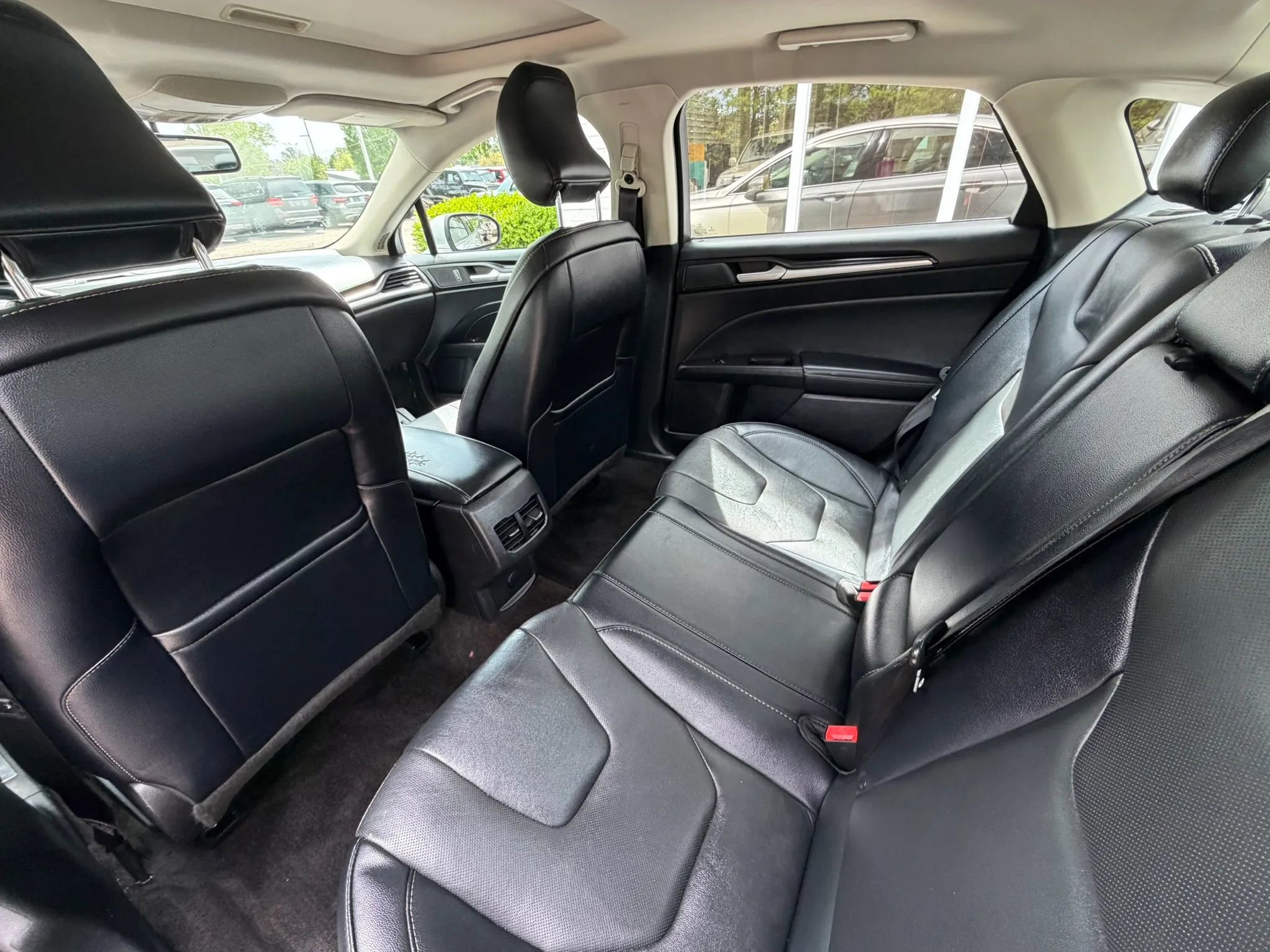 Used 2018 Ford Fusion Titanium image 17