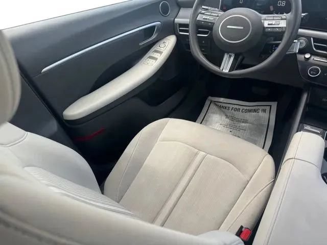 Used 2025 Hyundai Sonata SEL FWD image 21
