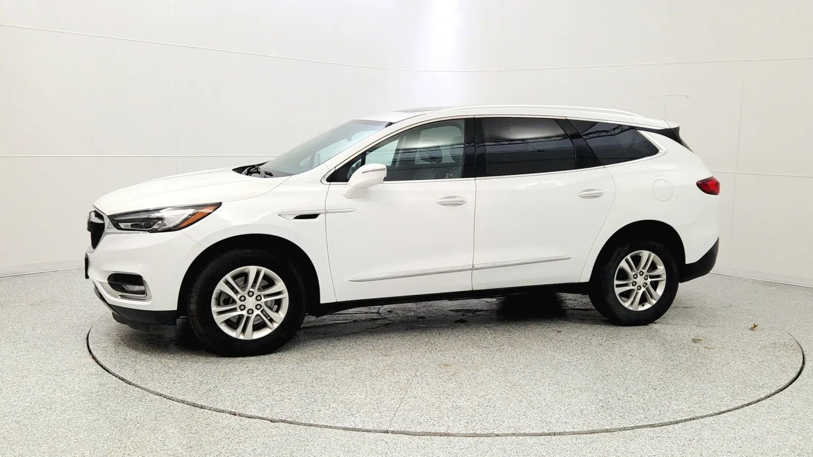 Used 2019 Buick Enclave Essence image 4
