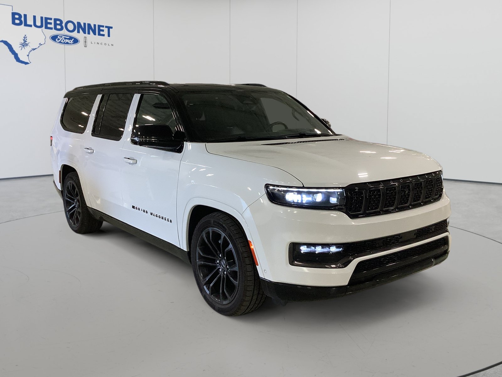 Used 2024 Jeep Grand Wagoneer L Series II w/ Quick Order Packagew 28T AWD/4WD image 2