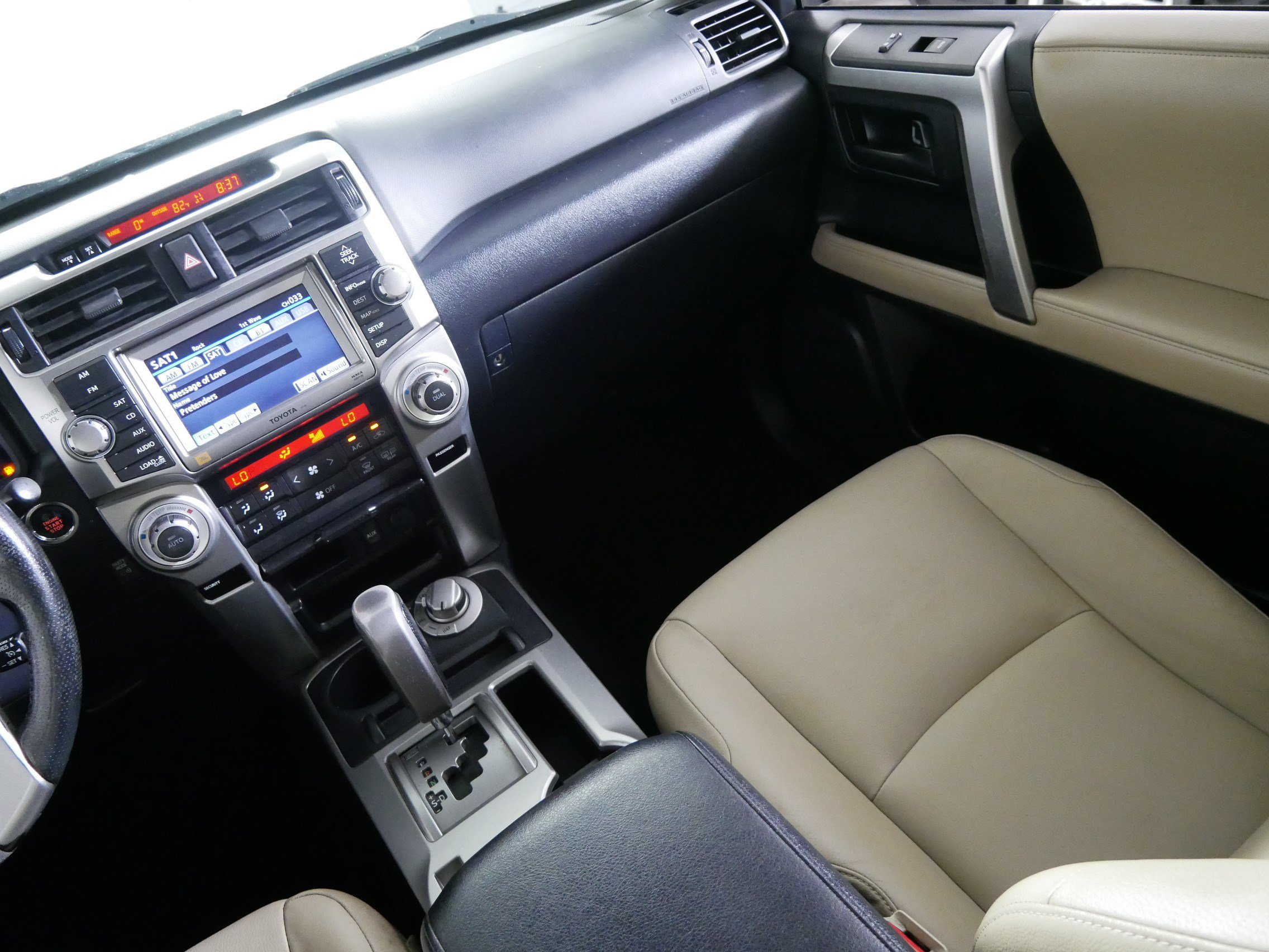 Used 2012 Toyota 4Runner Limited w/ Convenience Pkg AWD/4WD image 11