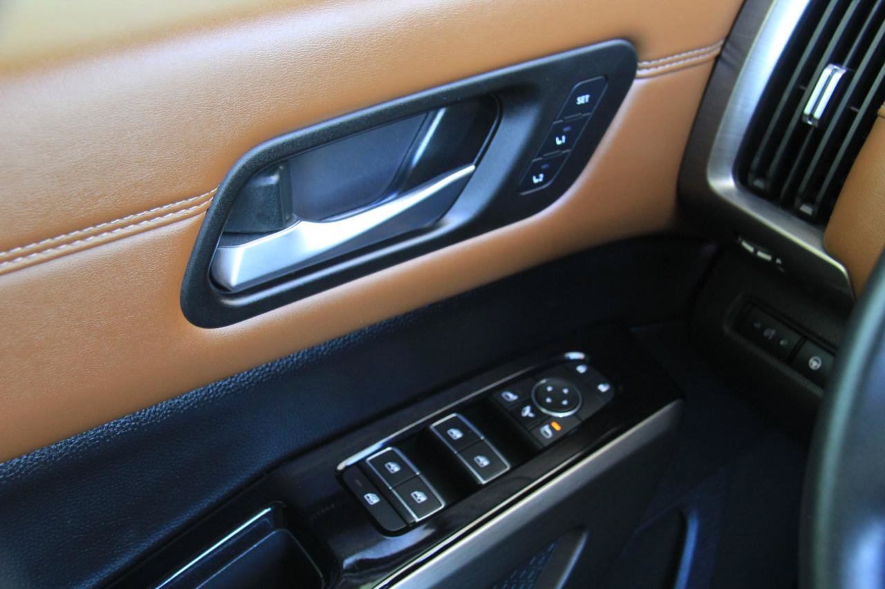 Used 2024 Nissan Pathfinder Platinum FWD image 14