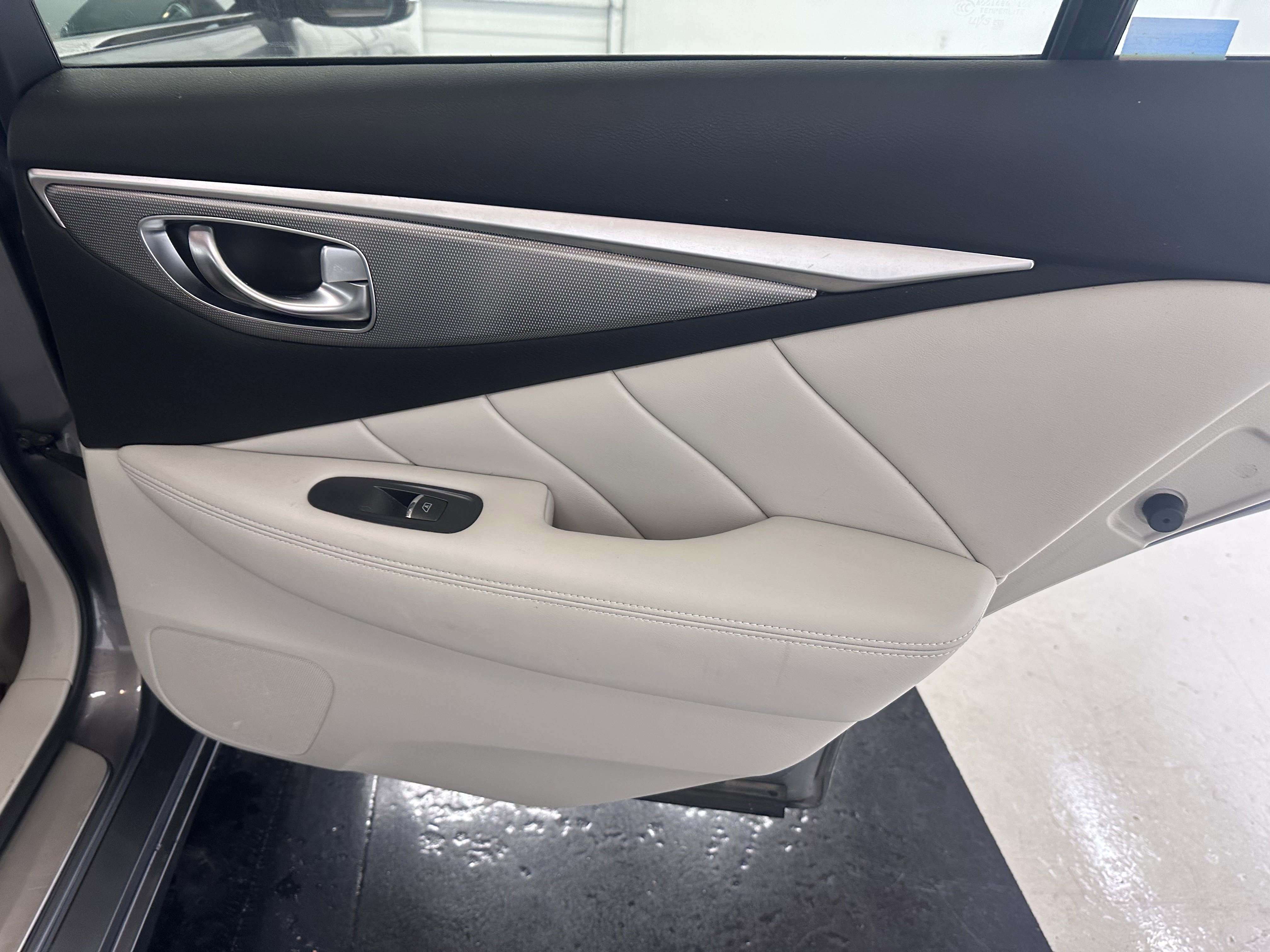 Used 2014 INFINITI Q50 Sport w/ Navigation Package image 29