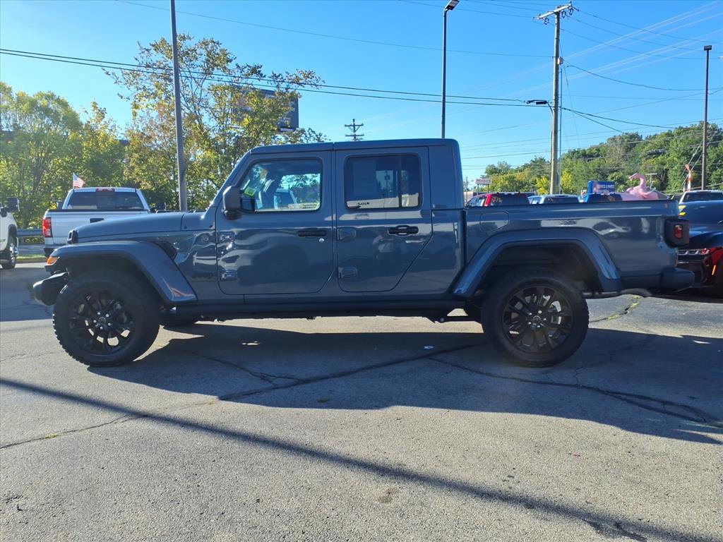 Used 2024 Jeep Gladiator Sport image 6