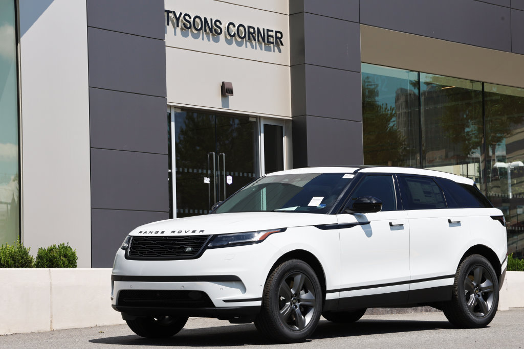 New 2026 Land Rover Range Rover Velar S AWD/4WD image 1