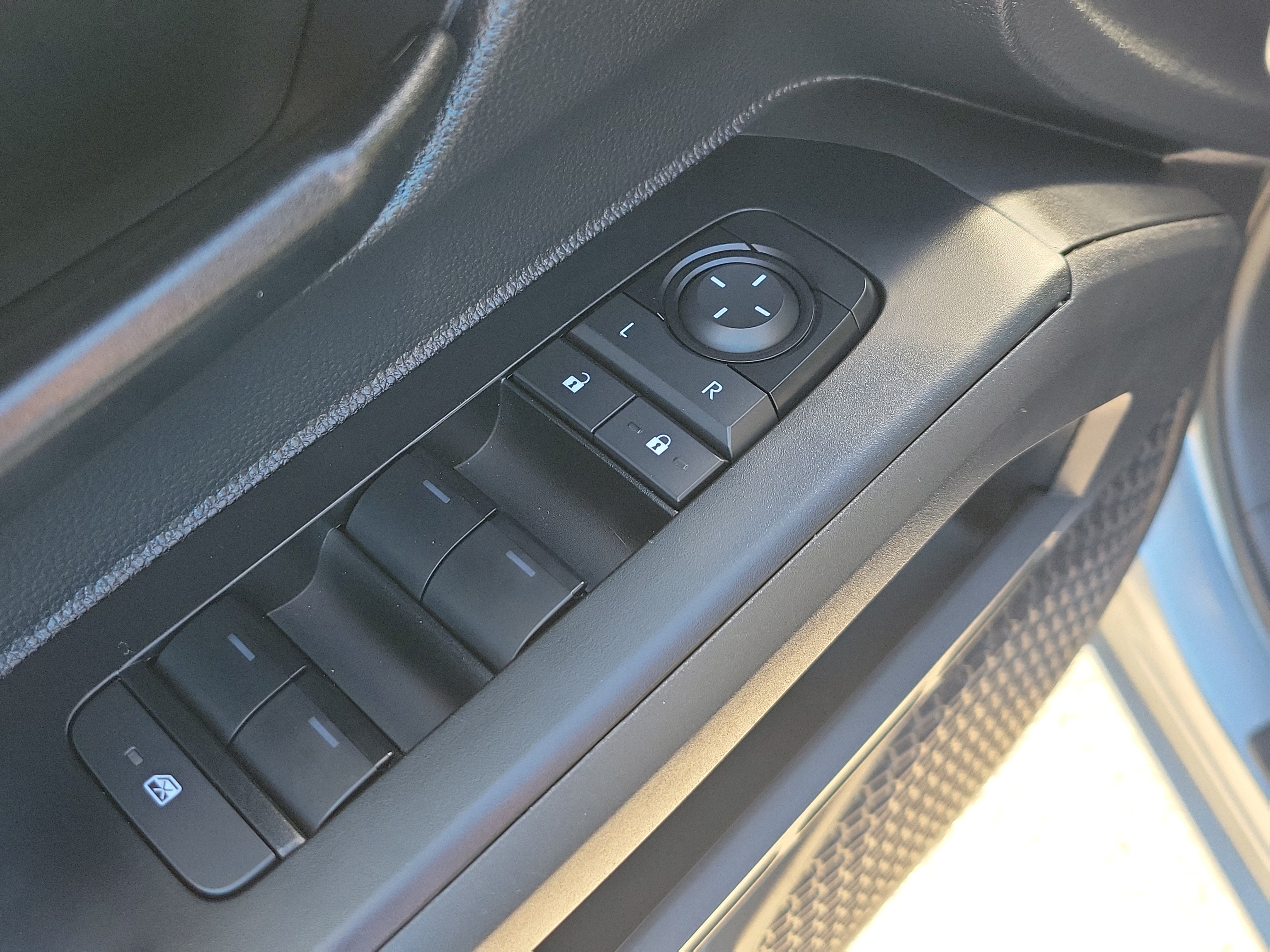 Used 2025 Toyota Tacoma SR RWD image 20