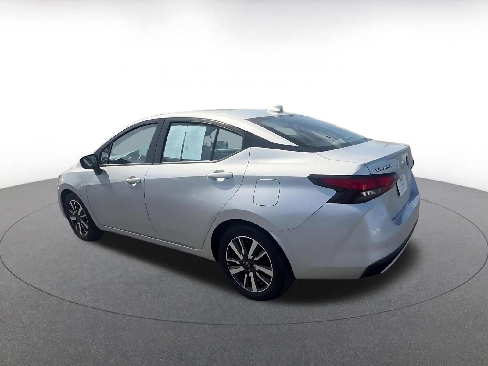 Used 2025 Nissan Versa SV image 10