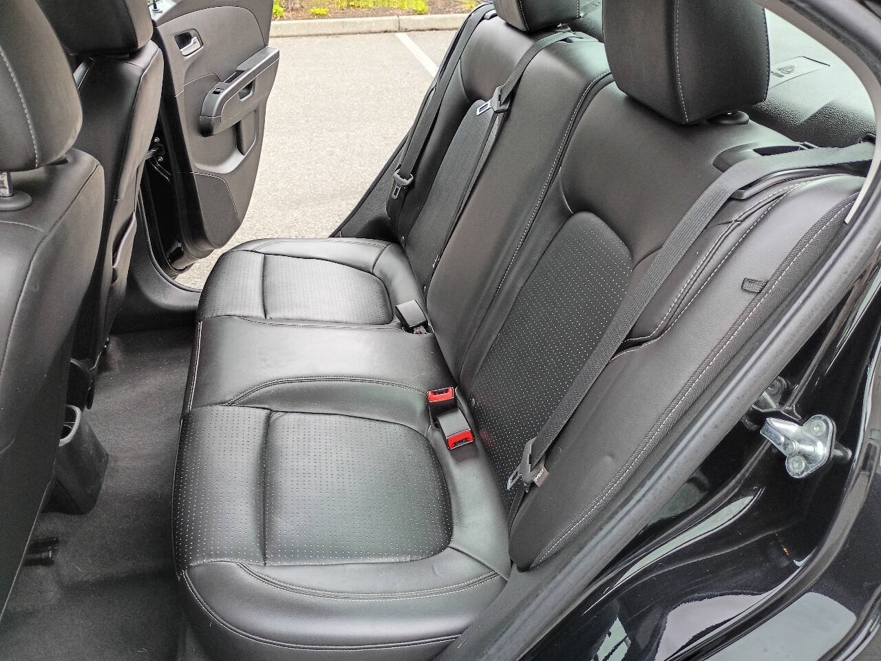 Used 2018 Chevrolet Sonic Premier FWD image 17