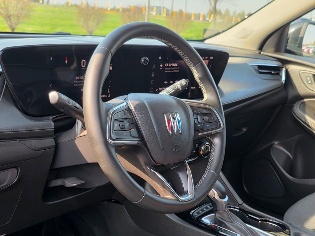 Used 2025 Buick Encore GX Preferred AWD/4WD image 11