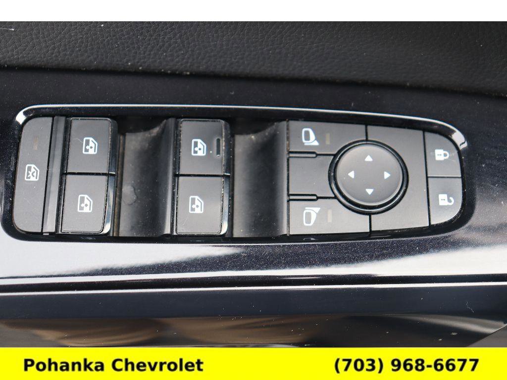 Used 2022 Nissan Pathfinder SV image 19