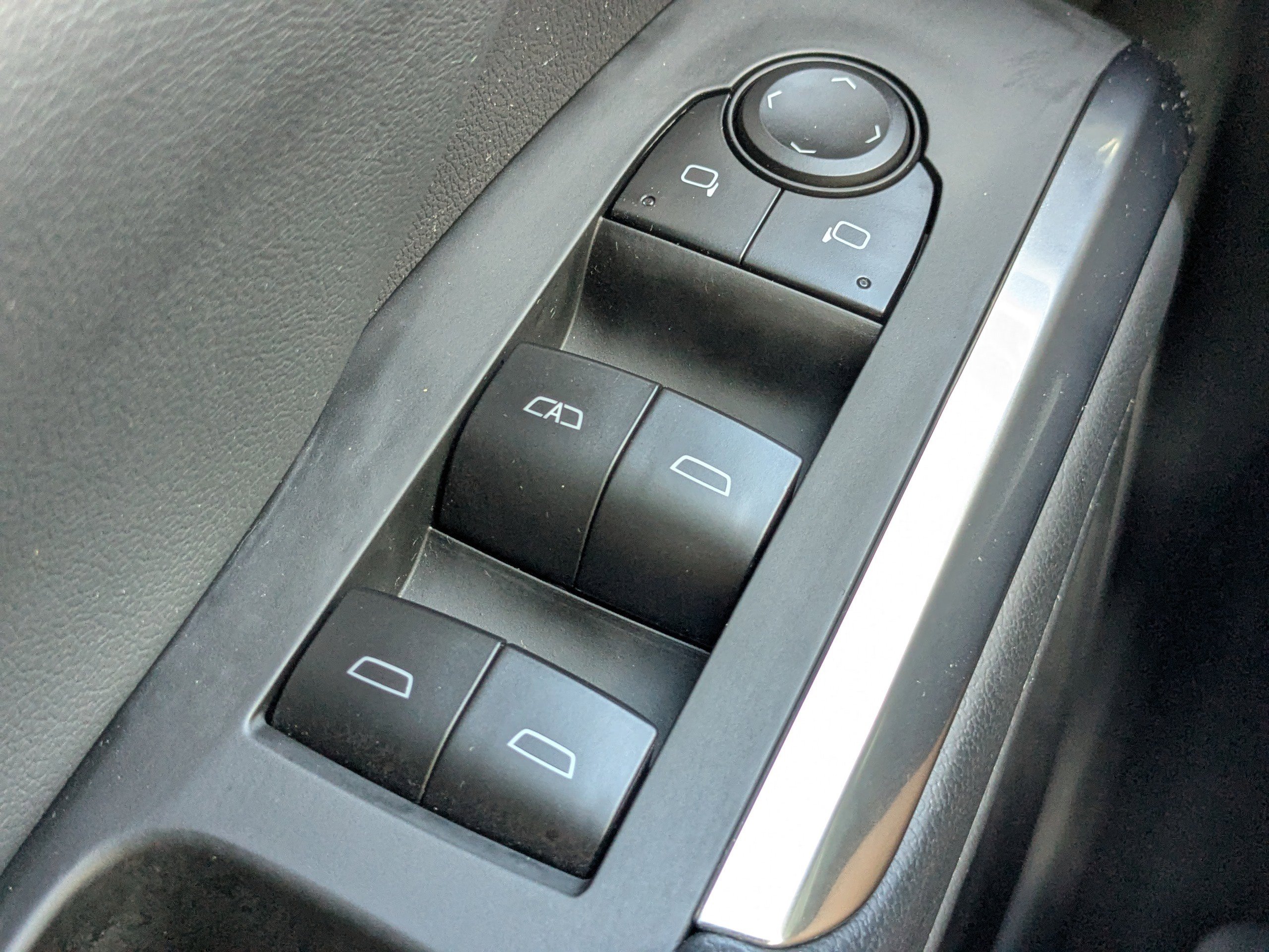 Used 2025 Chevrolet Traverse LT w/ Driver Confidence Package image 28