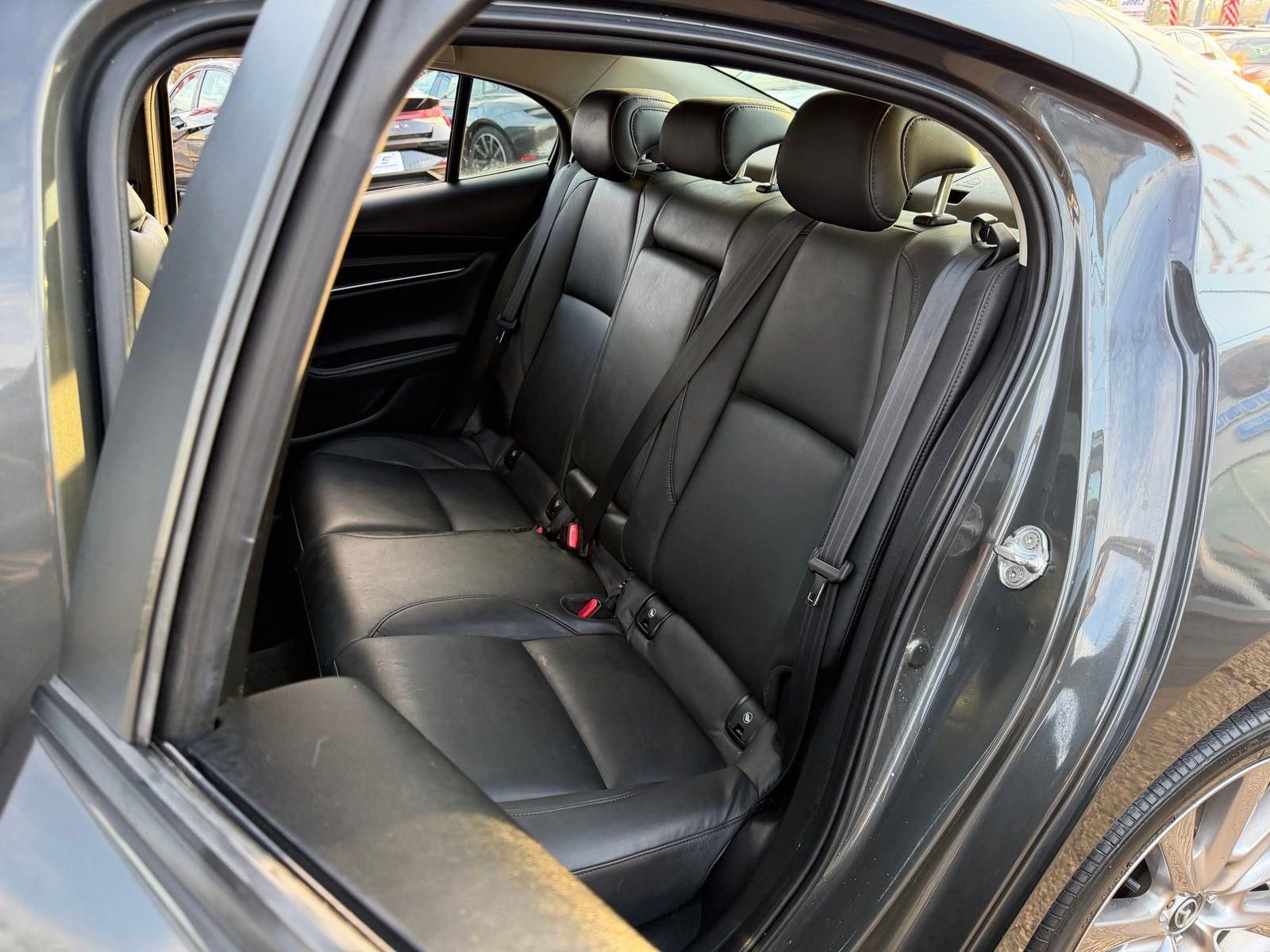 Used 2021 MAZDA MAZDA3 s image 19