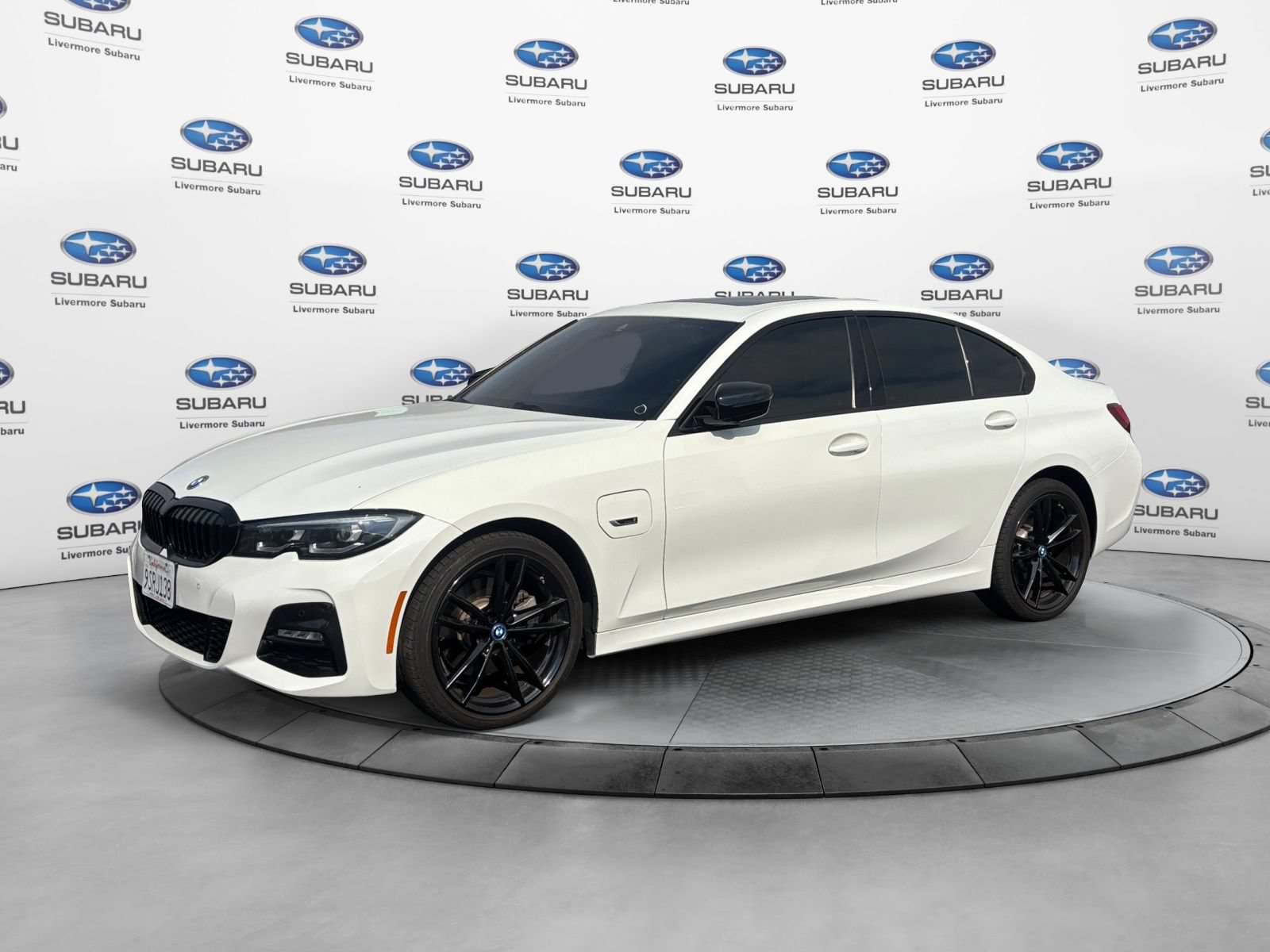 Used 2022 BMW 330e w/ M Sport Package RWD image 2
