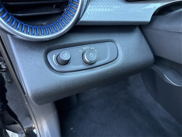 Used 2024 Chevrolet Trax LT w/ LT Convenience Package image 18