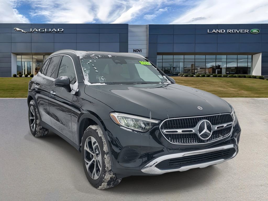 Used 2025 Mercedes-Benz GLC 350e image 4