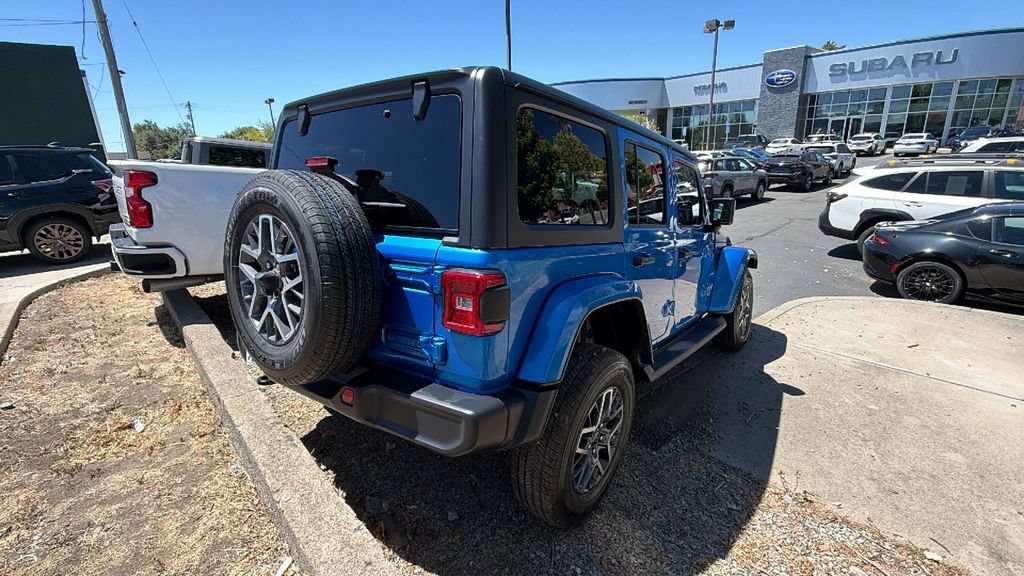 Used 2021 Jeep Wrangler Unlimited Sahara AWD/4WD image 4