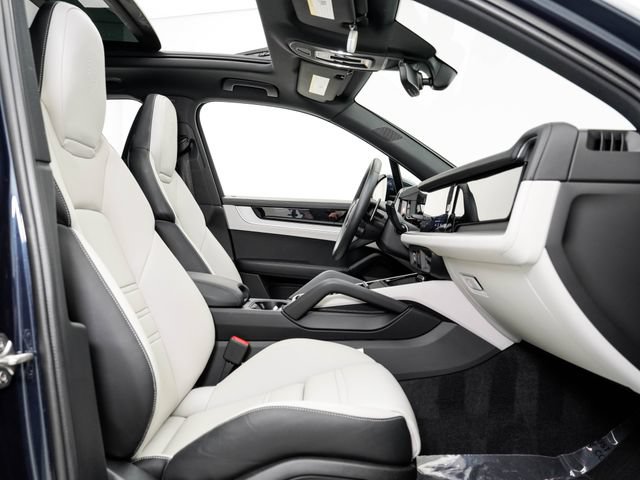 Certified 2026 Porsche Cayenne AWD/4WD image 27