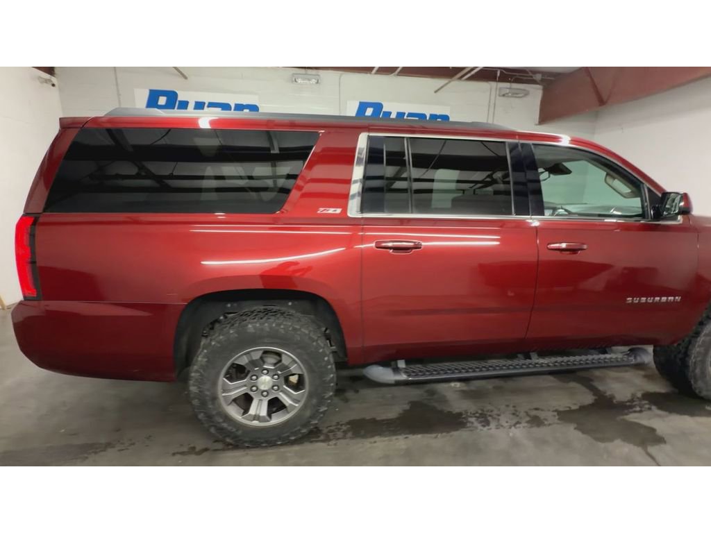 Used 2018 Chevrolet Suburban LT image 9