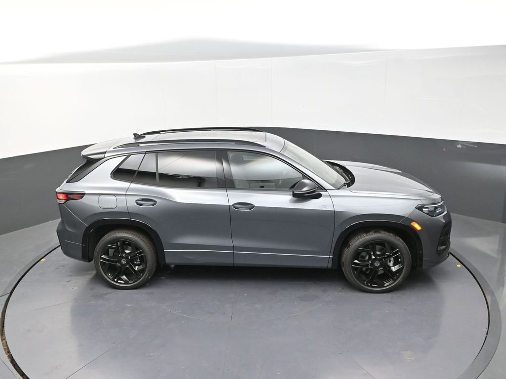 New 2026 Volkswagen Tiguan SE R-Line image 18