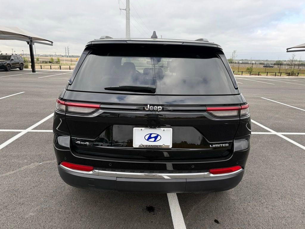 Used 2023 Jeep Grand Cherokee Limited image 6