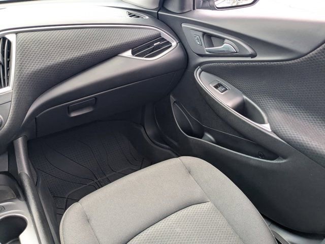 Used 2024 Chevrolet Malibu RS FWD image 17