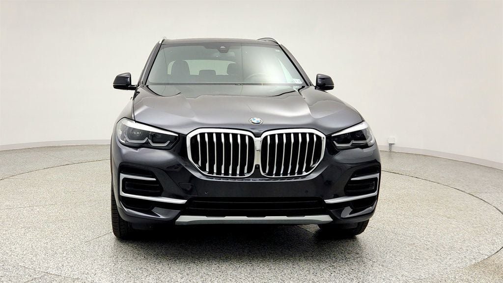 Used 2022 BMW X5 xDrive40i w/ Premium Package AWD/4WD image 2