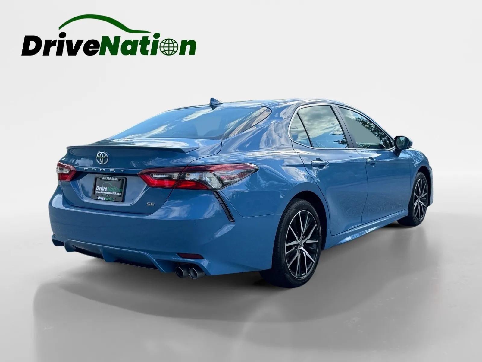 Used 2023 Toyota Camry SE FWD image 5
