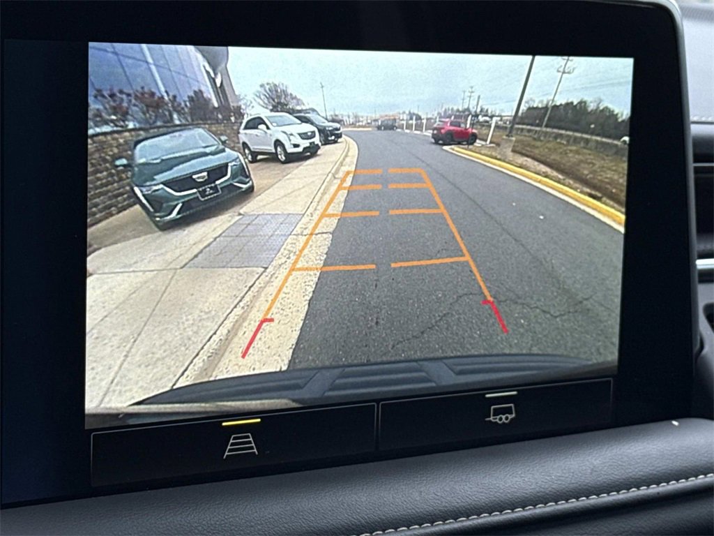 Used 2024 Chevrolet Suburban Premier image 22