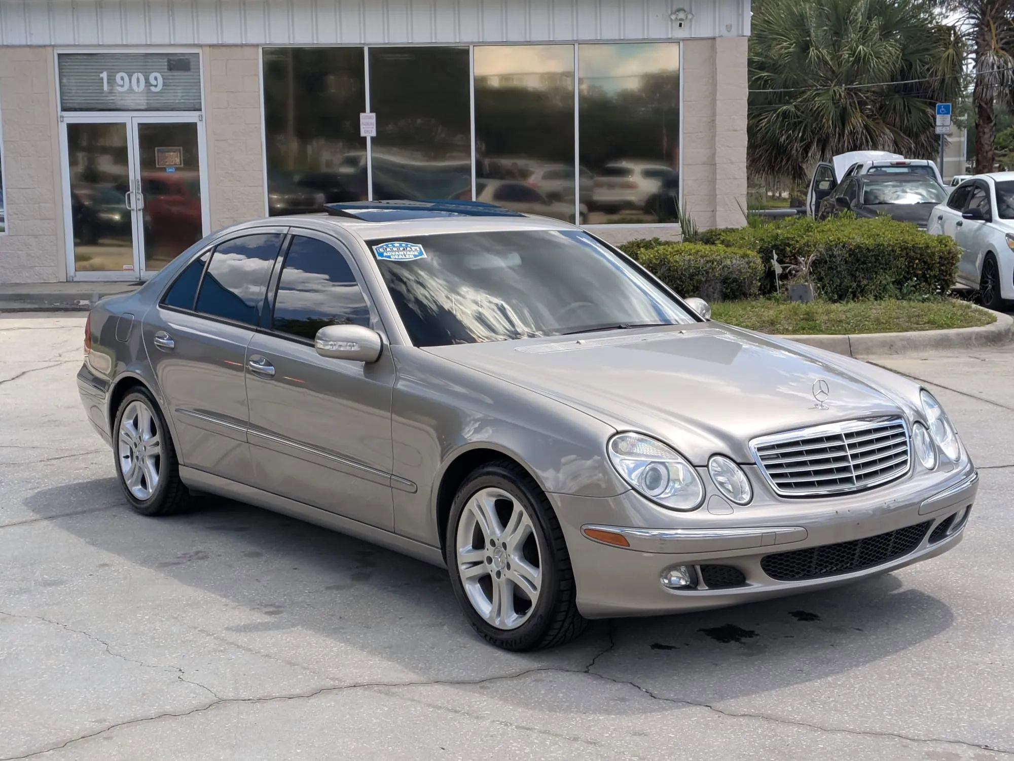 Used 2005 Mercedes-Benz E 500 Sedan image 4