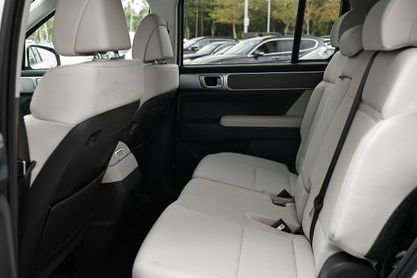 New 2026 Hyundai Santa Fe SE image 8