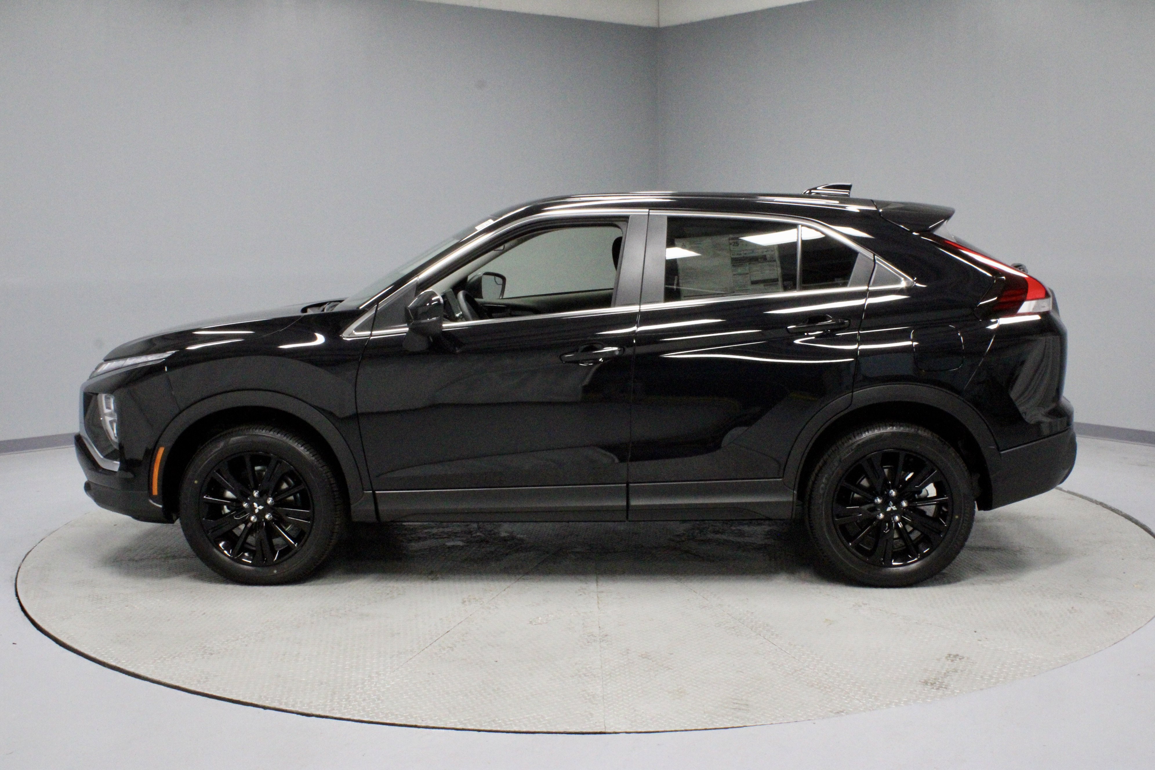 New 2026 Mitsubishi Eclipse Cross LE image 5