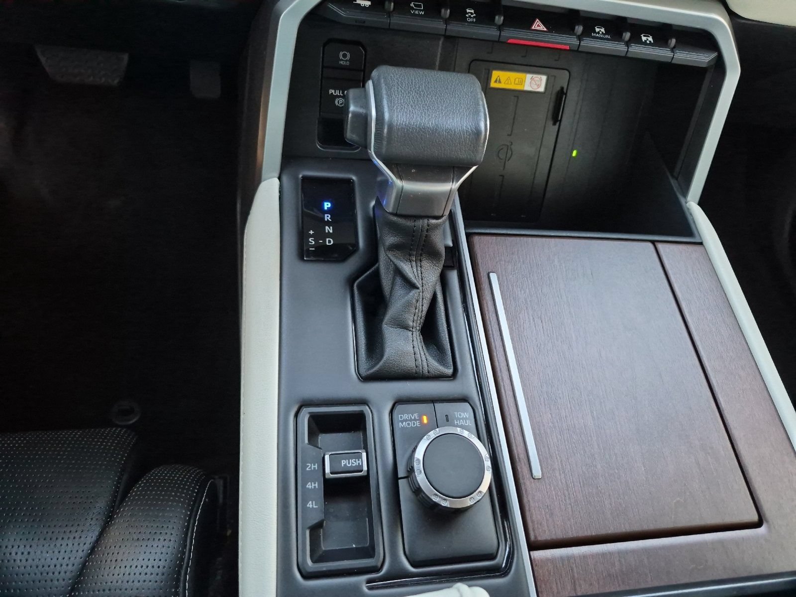 Used 2023 Toyota Sequoia Capstone AWD/4WD image 21