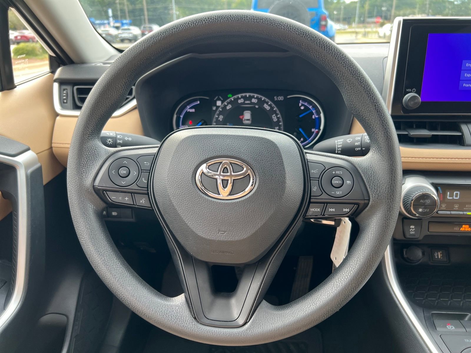 Used 2023 Toyota RAV4 LE image 14