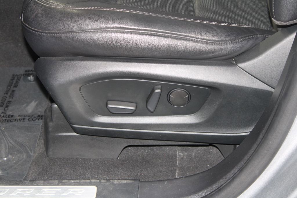 Used 2021 Ford Explorer Limited w/ Equipment Group 301A image 21