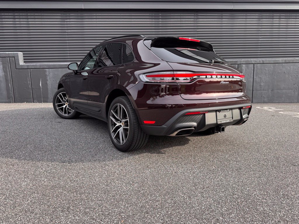 Certified 2026 Porsche Macan AWD/4WD image 3