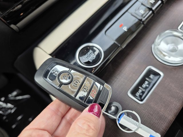 New 2027 Lincoln Navigator L Reserve RWD image 16