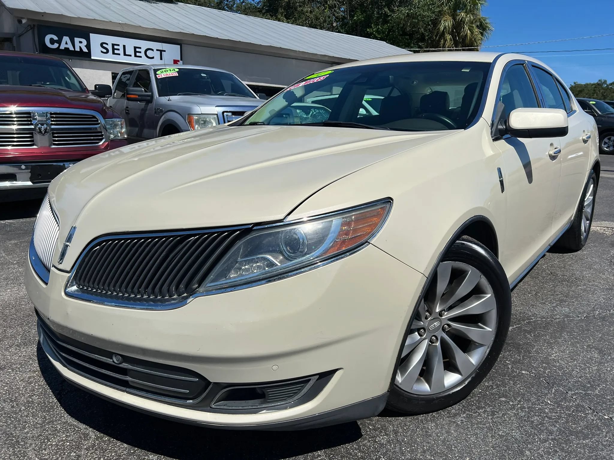 Used 2014 Lincoln MKS FWD image 1