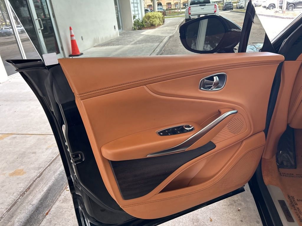 Used 2023 Aston Martin DBX image 39