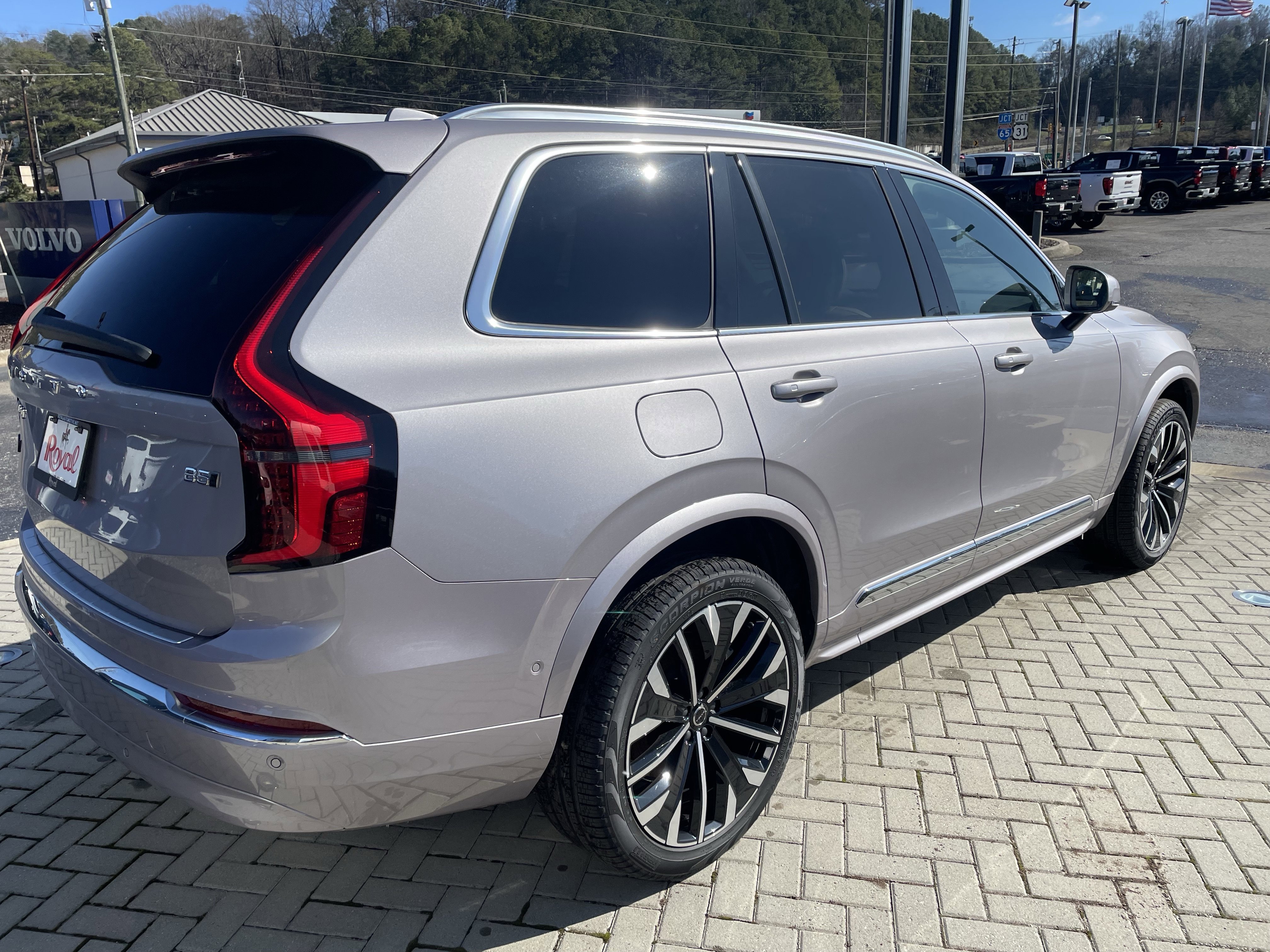 New 2026 Volvo XC90 B5 Plus w/ Protection Package Premier image 4