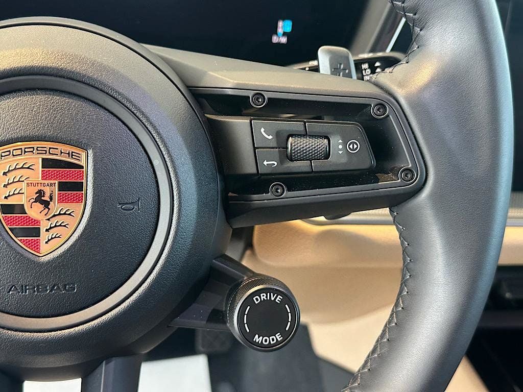 Used 2026 Porsche Cayenne AWD/4WD image 20