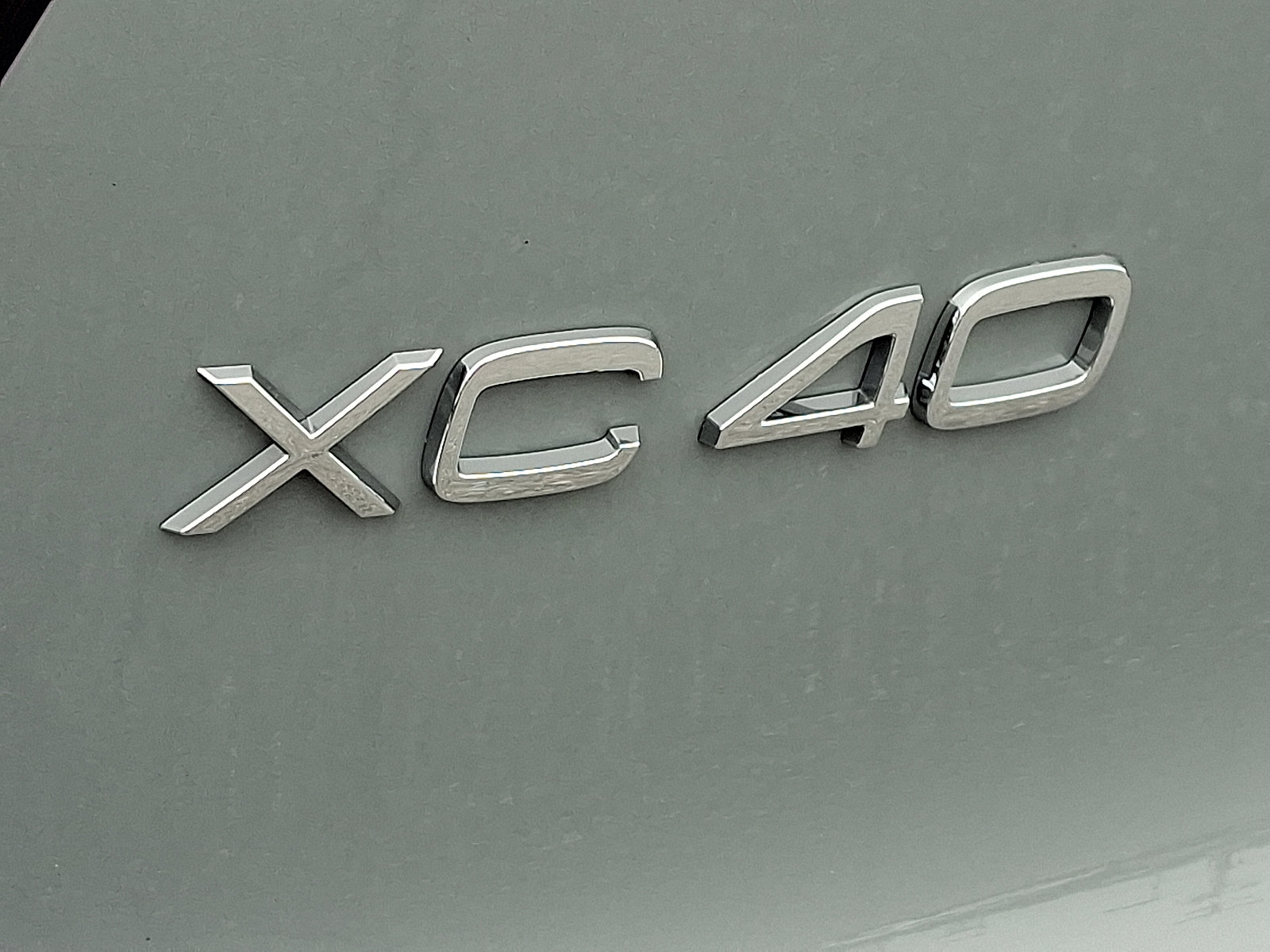 New 2025 Volvo XC40 B5 Ultra w/ Protection Package Premier image 14