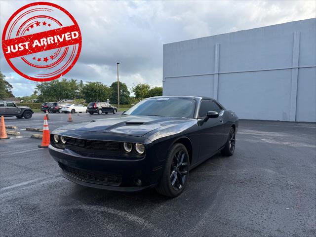 Used 2020 Dodge Challenger SXT w/ Blacktop Package image 2