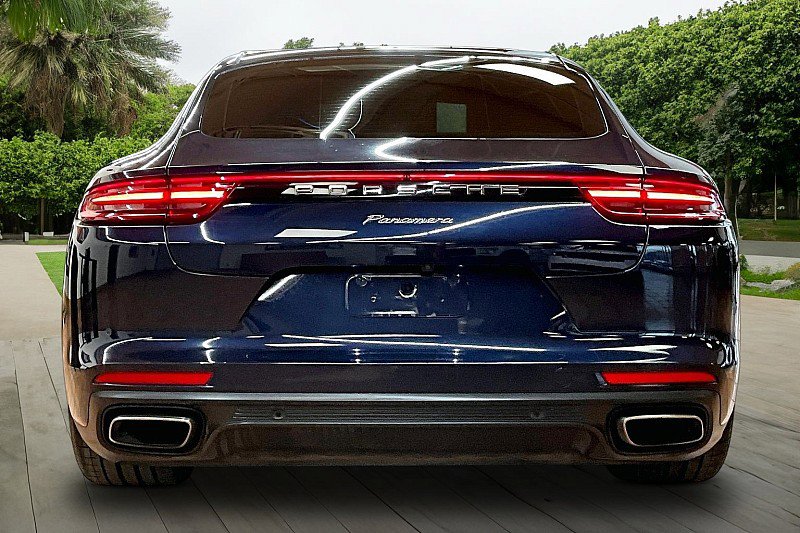 Used 2019 Porsche Panamera w/ Premium Package image 4