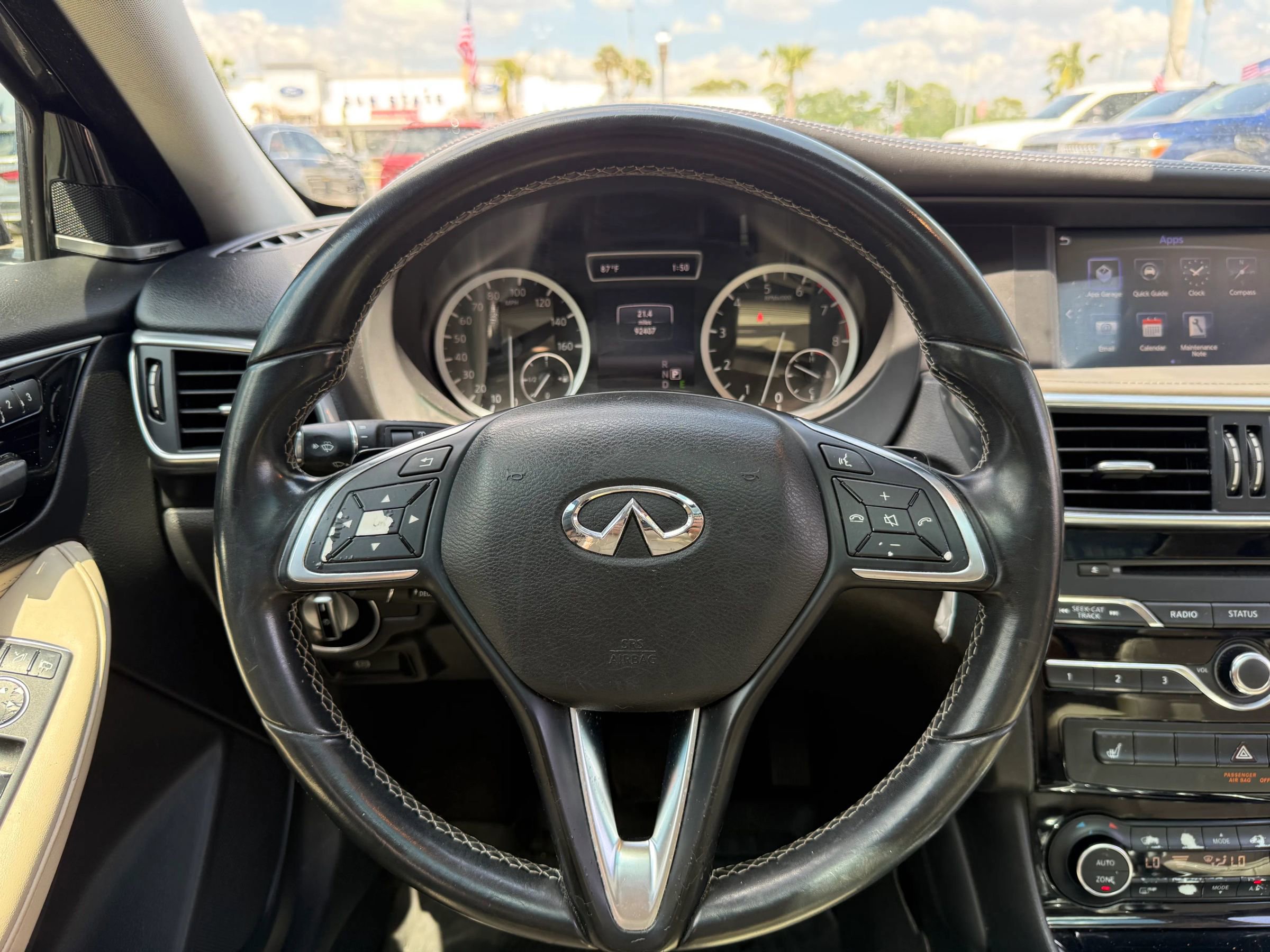 Used 2017 INFINITI QX30 Premium w/ Navigation Package image 9