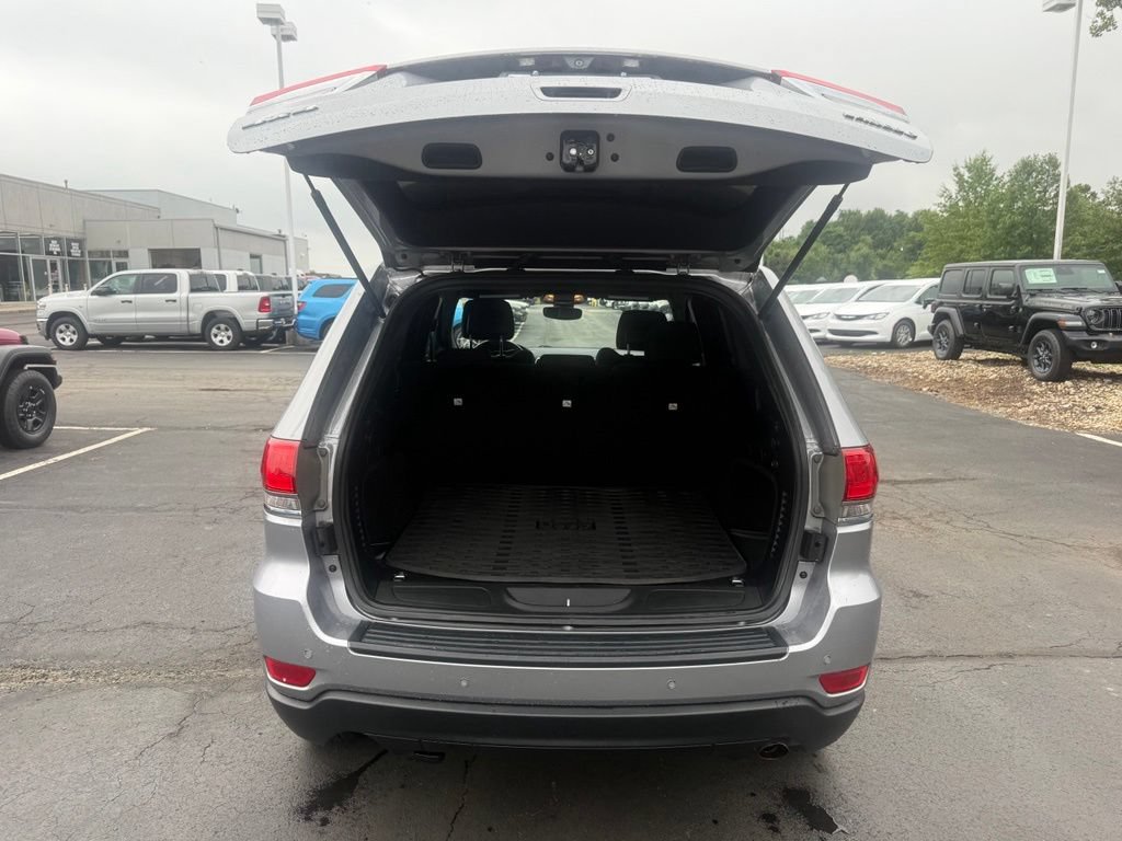 Used 2017 Jeep Grand Cherokee Laredo w/ Quick Order Package 23E AWD/4WD image 42