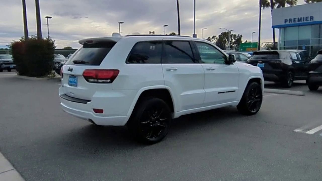 Used 2021 Jeep Grand Cherokee Laredo X AWD/4WD image 8