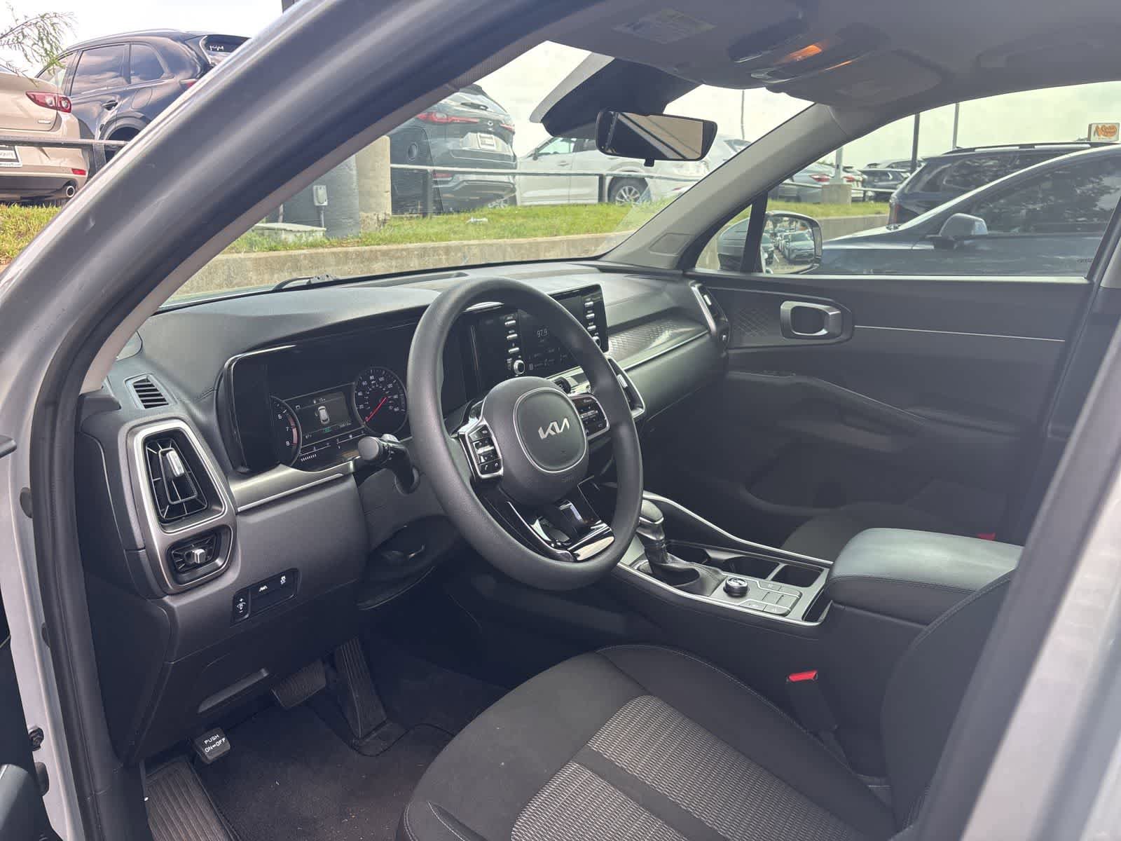 Used 2022 Kia Sorento LX FWD image 5